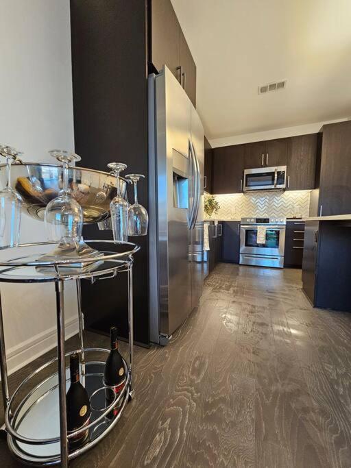 Luxury Highrise In Midtown - Skyline Views And Chic Decor Διαμέρισμα Χιούστον Εξωτερικό φωτογραφία