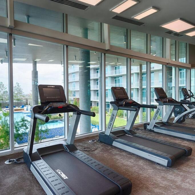 Luxury Highrise In Midtown - Skyline Views And Chic Decor Διαμέρισμα Χιούστον Εξωτερικό φωτογραφία