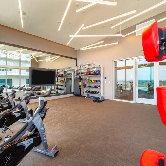 Luxury Highrise In Midtown - Skyline Views And Chic Decor Διαμέρισμα Χιούστον Εξωτερικό φωτογραφία