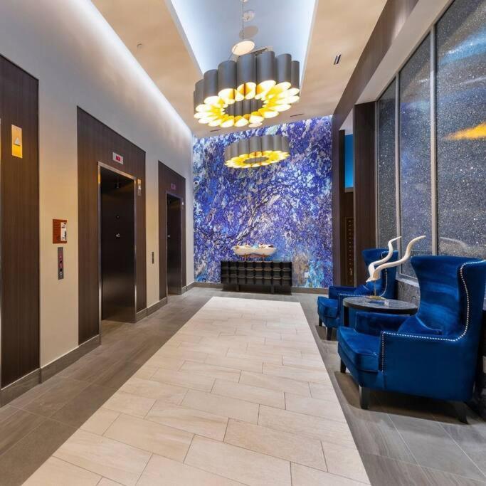 Luxury Highrise In Midtown - Skyline Views And Chic Decor Διαμέρισμα Χιούστον Εξωτερικό φωτογραφία