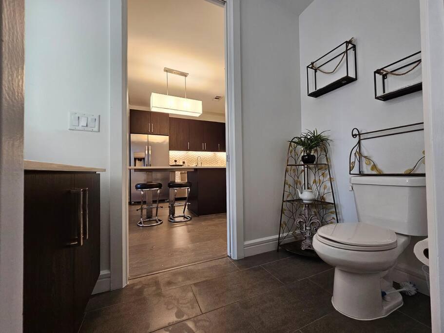 Luxury Highrise In Midtown - Skyline Views And Chic Decor Διαμέρισμα Χιούστον Εξωτερικό φωτογραφία
